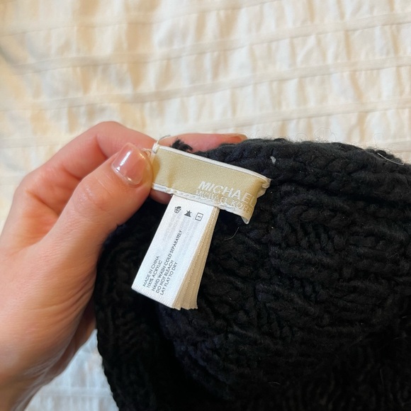 MICHAEL KORS Black Knit Hat and Scarf - Picture 5 of 6